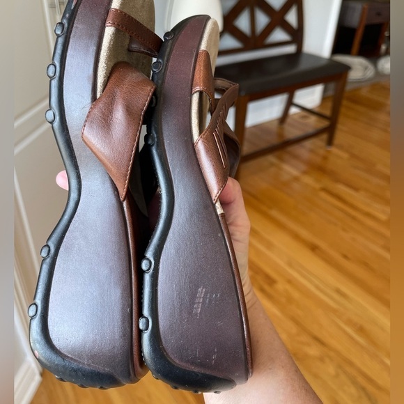 Lower East Side Sandals in a size 7 1/2 - Picture 16 of 17
